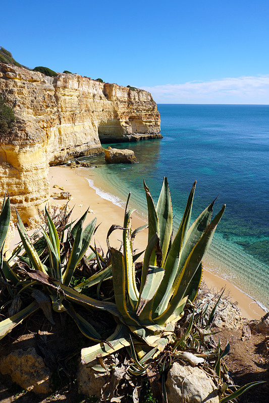 Algarve Carvoeiro附近的Praia Marinha