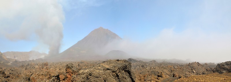火山爆发了