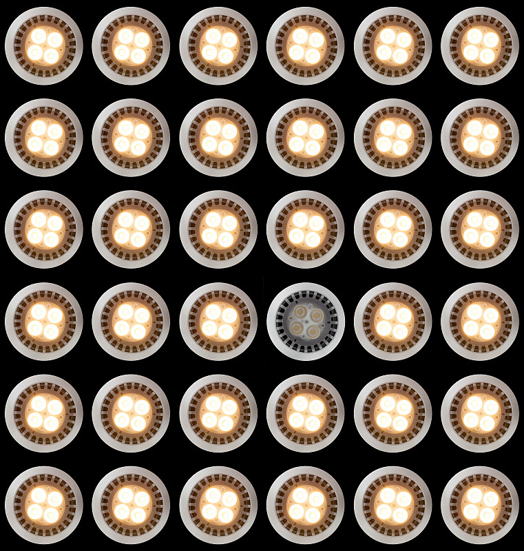 LED灯泡从上面照亮
