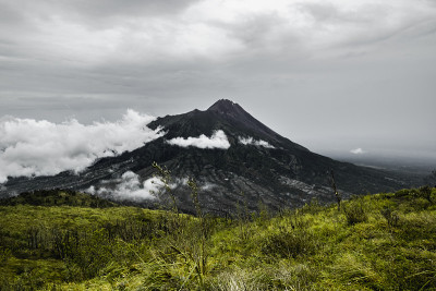 默巴布山，爪哇中部