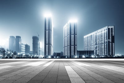杭州钱江新城空荡的街道和现代化的建筑