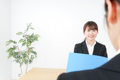 女性求职面试形象