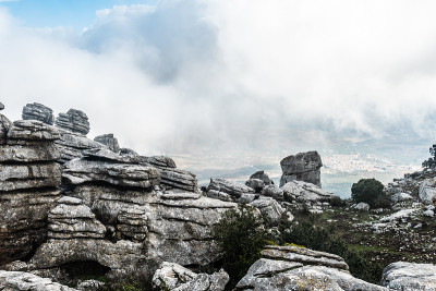 在Antequera市和Villanueva de la市，从Torcal de Antequera