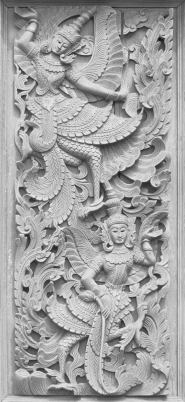 泰国寺庙墙上的传统泰式木雕