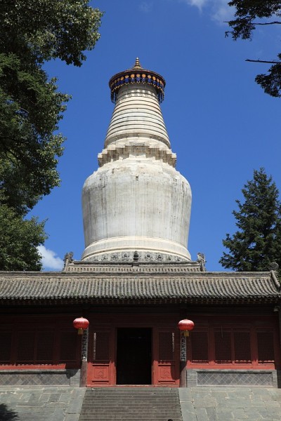死gro ?在中国五台山的佛塔