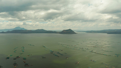 湖中的塔尔火山。Tagaytay、菲律宾