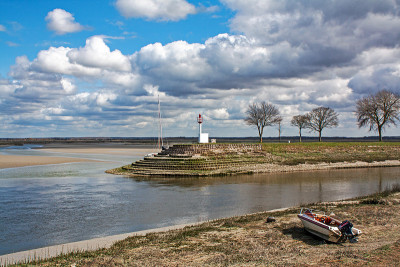Saint-Valery-sur-Somme。灯塔和港口入口。求和。皮卡第。Hauts-de-Fra