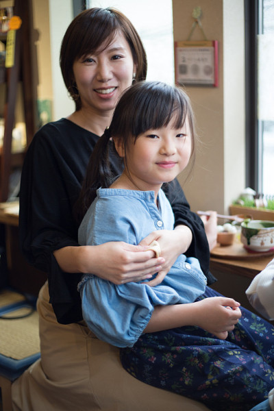 尝试绿茶和日本糖果
