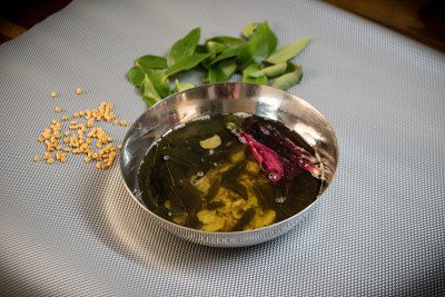 草药发油