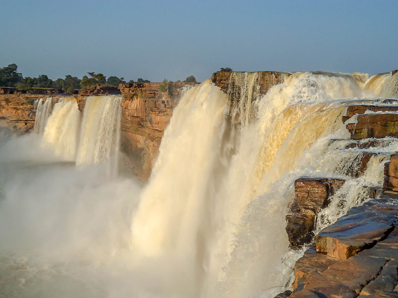 Chitrakote瀑布也拼作Chitrakote / Chitrakot，是位于Jagdalpur