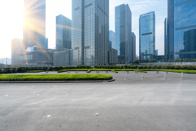 中国重庆的高速公路和城市现代建筑