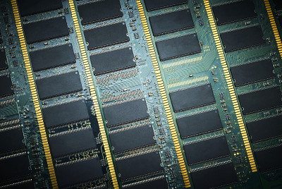 RAM(随机存取存储器)内存模块的特写。