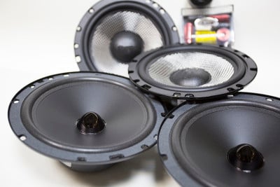 С基于“增大化现实”技术的音频系统。汽车音乐。