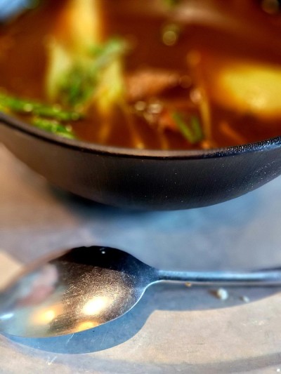 亚洲牛肉汤碗