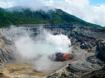 Poas火山国家公园，阿拉胡埃拉，哥斯达黎加