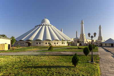 Sheikh Khalifa清真寺也被称为Al Nahyan清真寺，位于哈萨克斯坦的Shymkent