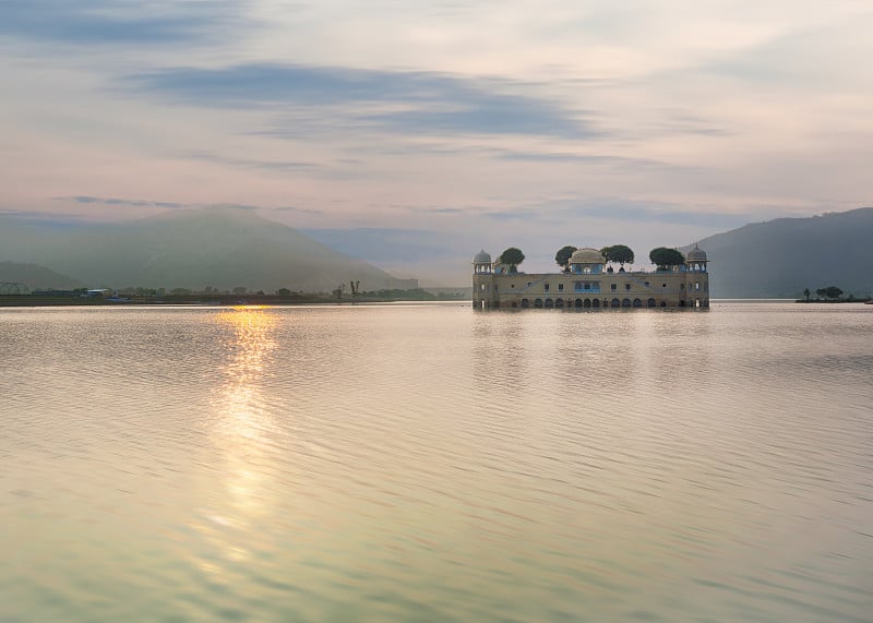 印度斋浦尔的Jal Mahal