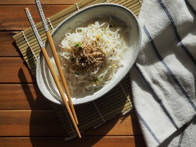 亚洲食物蔬菜炒米粉