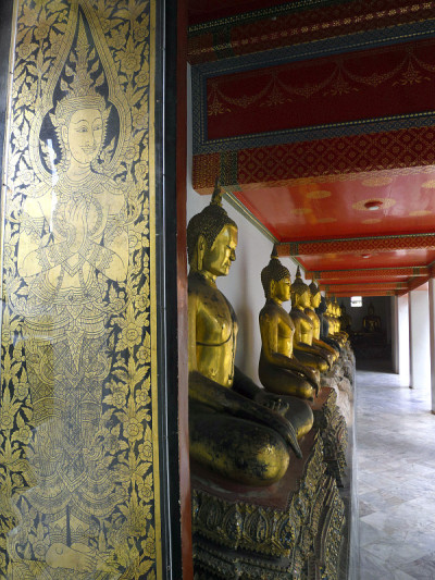 泰国卧佛寺的佛祖