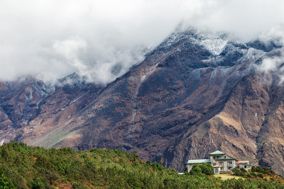 山中的城市