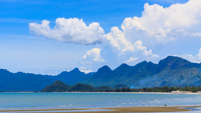天空和大海