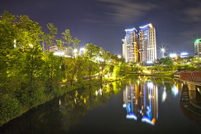 美丽的台春夜景