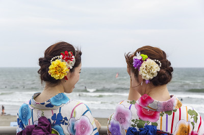 妇女在夏季和服