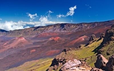 哈雷阿卡拉火山口的凝灰岩锥