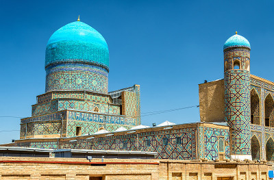 乌兹别克斯坦撒马尔罕Registan广场上的Tilya-Kori Madrasah