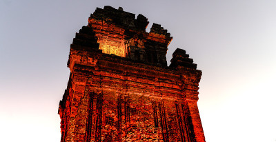 越南福颜的Nhan Tower或Thap Nhan。