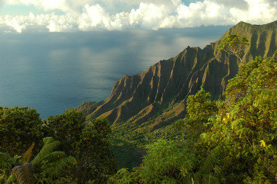 夏威夷考艾岛，正在消失的卡拉劳山谷