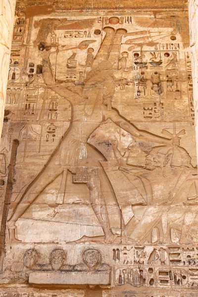 埃及象形文字在Medinet Habu神庙，卢克索，埃及