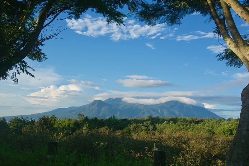 早上好山