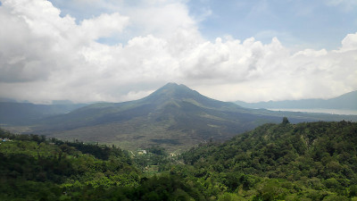 巴厘岛昆马尼火山。
