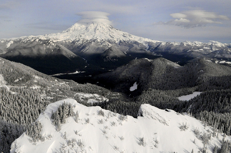 雷尼尔山