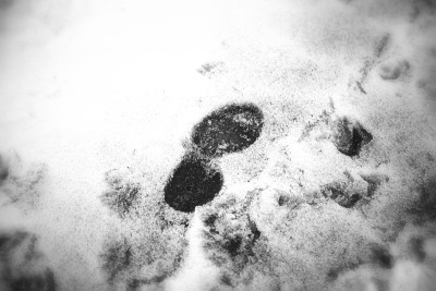 脚印在雪地