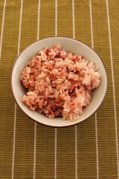 日本红米饭和豆子