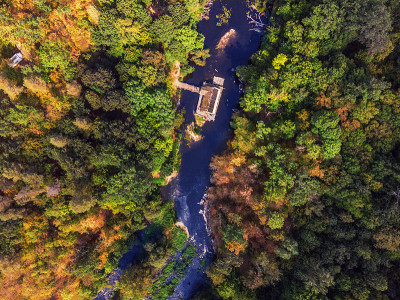 美丽的乌克兰自然全景。Danishi附近。安东·简科夫鸟瞰图。