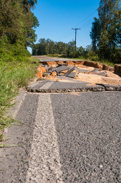 破碎的道路