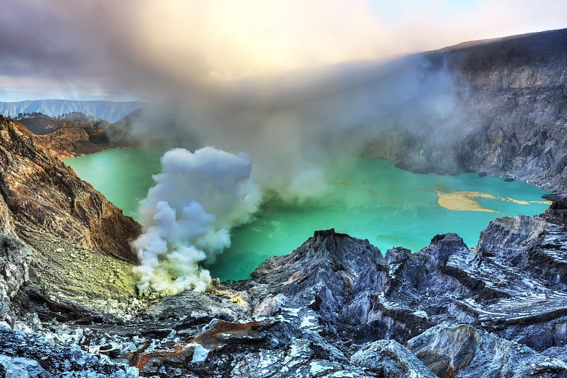 火山口Ijen