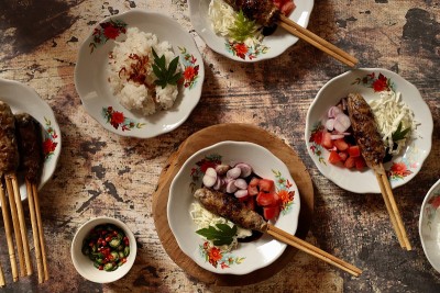 萨特邦特(Sate Buntel)，来自中爪哇梭罗/苏拉卡塔的沙塔羊肉糜