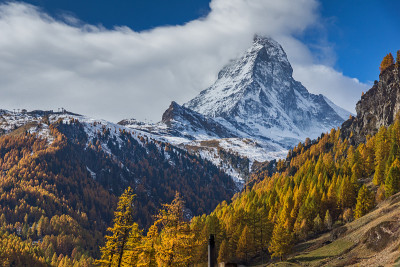 秋天的马特洪山全景，瑞士