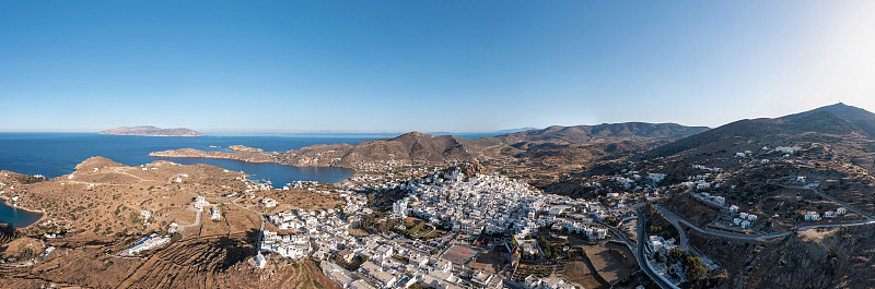 希腊的Ios岛，Cyclades。乔拉镇全景无人机拍摄