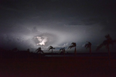 暴风雨夜