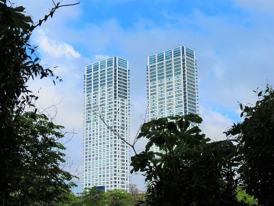 布宜诺斯艾利斯的马德罗港建筑。摩天大楼，公司大楼。