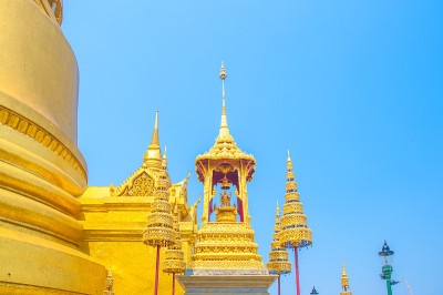 金冠和王座在玉寺，大皇宫，曼谷，泰国。