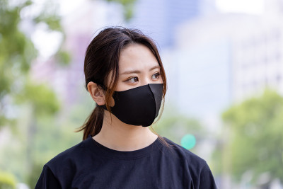 一个女人跑