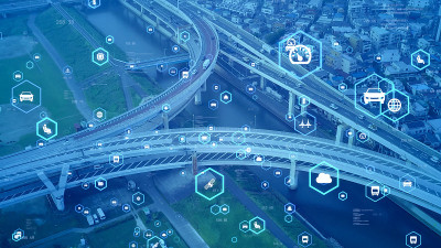 现代公路和通讯网络的概念。交通工具和技术。智能交通系统。移动性是一种服务。