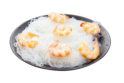 美味的热面条在盘子上白色的背景