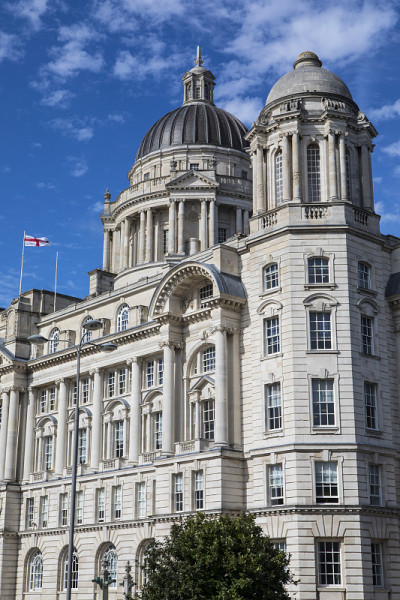 英国利物浦码头上的利物浦港建筑